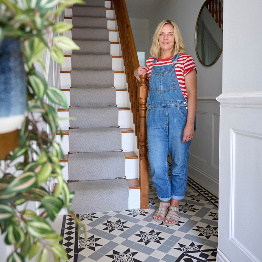 A Victorian Floor Tile hallway makeover with Stacey from @end_of_the_row