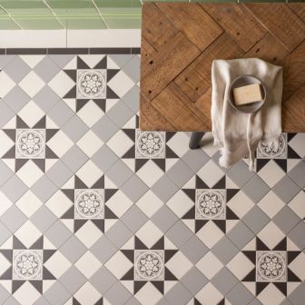Blenheim Black, Dover White & Grey with Livingstone drop-in