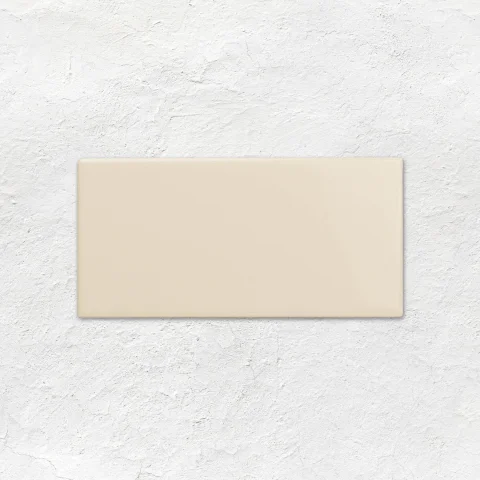 Colonial White Half Tile (above) Colonial White Albert Dado, Lilium Border Tubelined and Colonial White Omega Dado (middle) Colonial White Half Tile (below)
