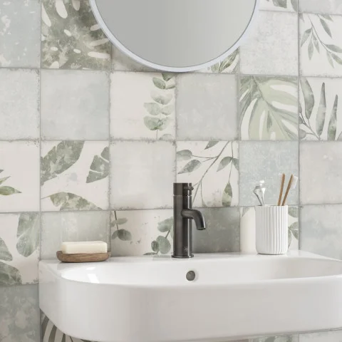 Patchwork Botanical Iris (wall)