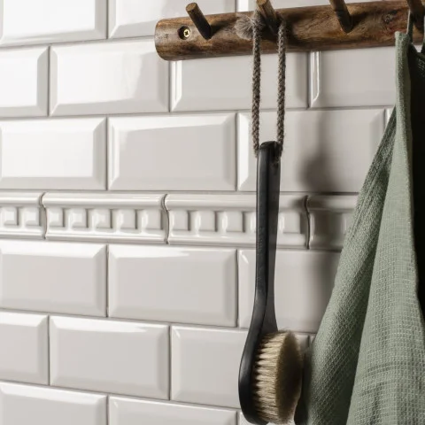 Brilliant White Metro Tile (above) Brilliant White Dentil Dado (middle) Brilliant White Metro Tile (below)