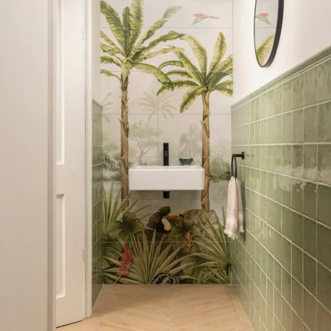 Estuary Arcadian Rail Moulding & Estuary Arcadian Field Tile (right) Tropical Oasis (left) Mesola Chevron Ecru (floor)