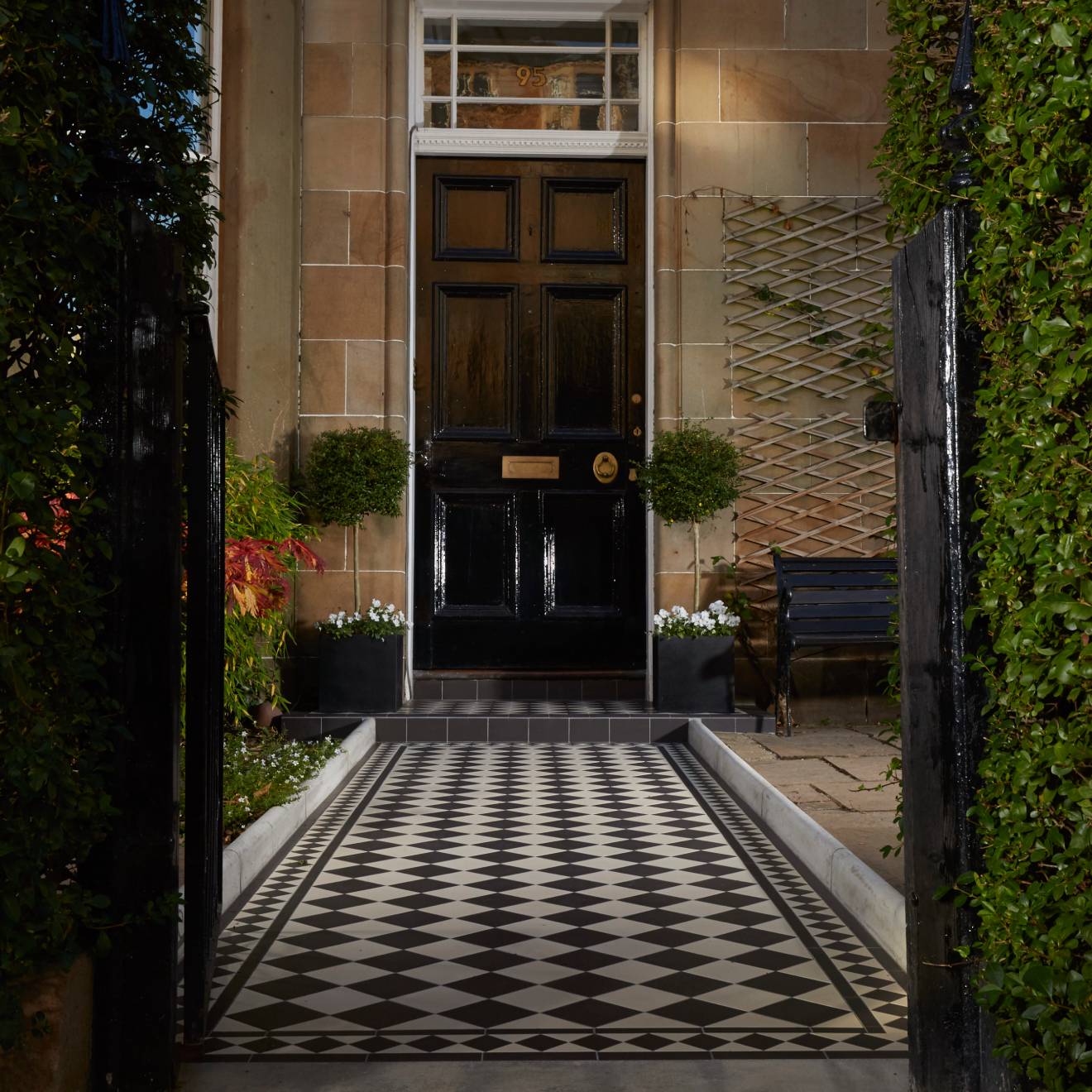Bespoke_Path_Black_White_9_1_2