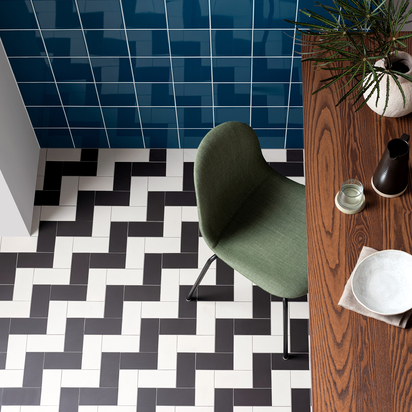 Original_Style_VFT_Black_and_Dover_White_Zigzag_with_Baroque_Blue