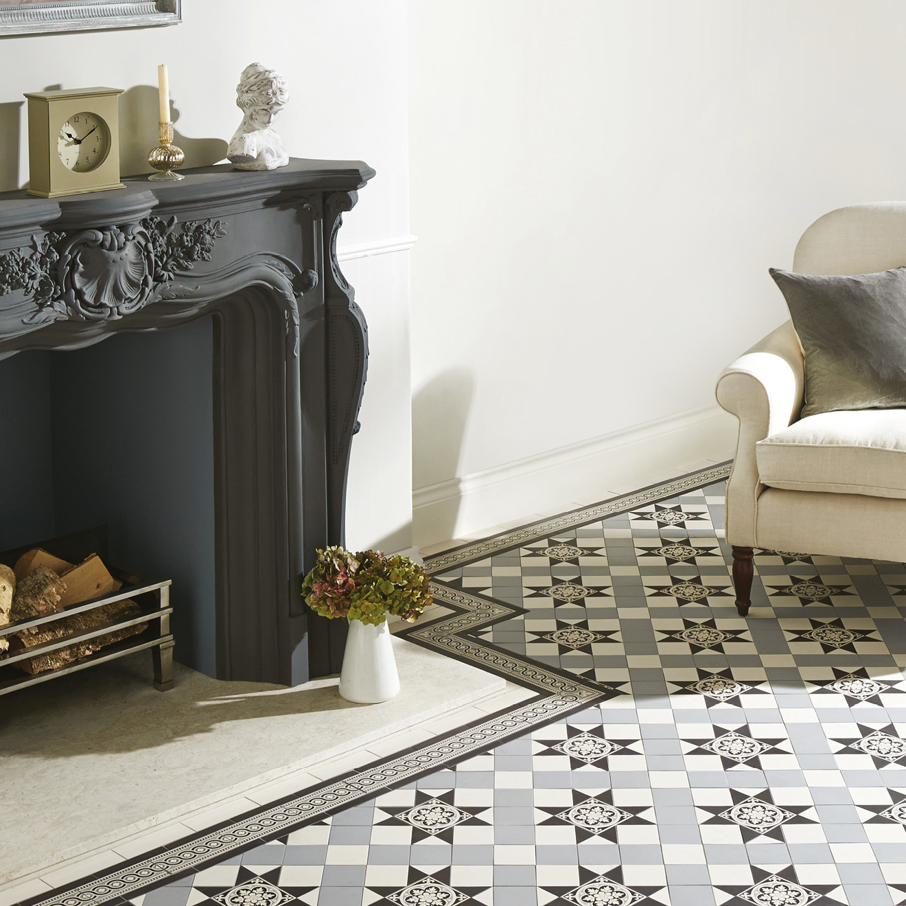Original_Style_VFT_Blenheim_pattern_in_Black_Grey_and_Dover_White
