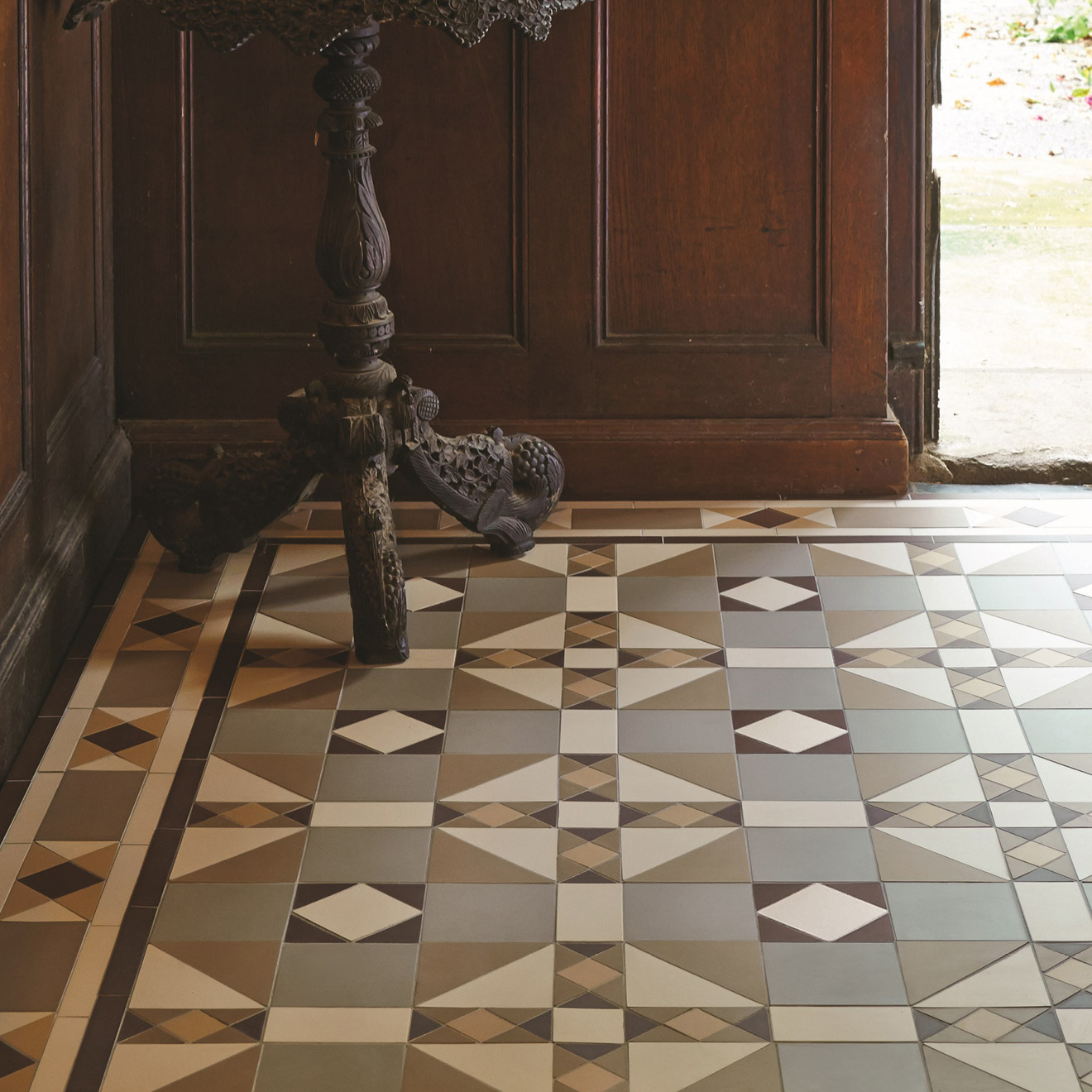 Original_Style_VFT_Colchester_pattern_with_Thackaray
