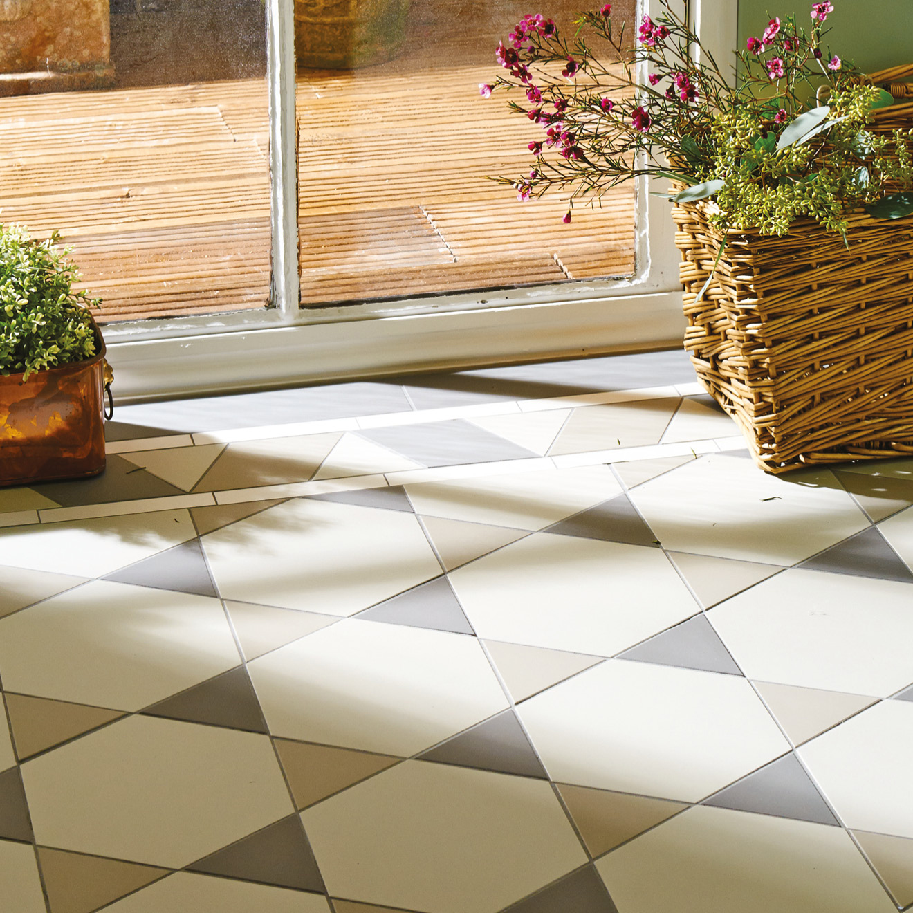 Original_Style_VFT_Hexham_pattern_with_Rossetti_border_in_Chester