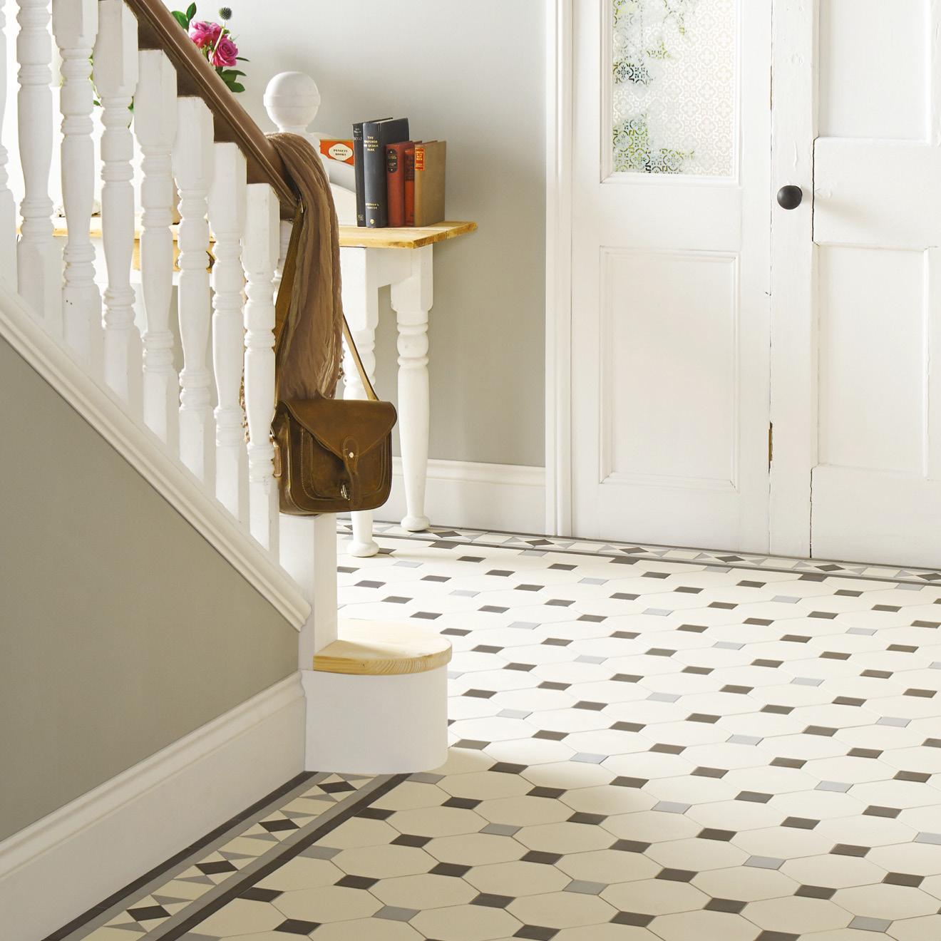 Original_Style_VFT_Nottingham_pattern_with_Conrad_border_in_