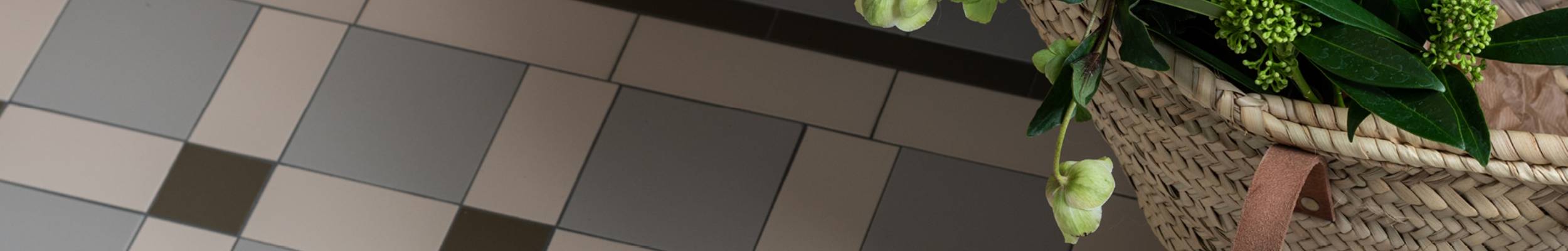 Original_Style_Victorian_Floor_Tiles_Brighton_Pattern_in_Grey_White_and_Green_tiles